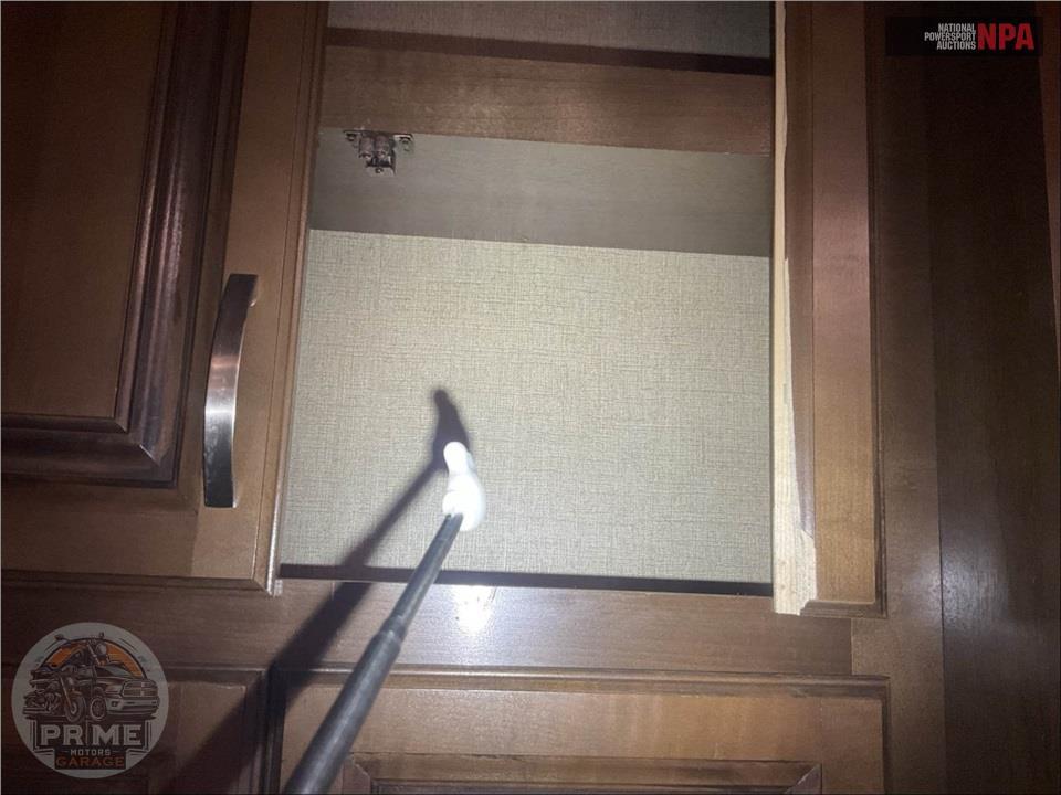 2017 Cedar Creek M-38EL - CHAMPAGNE FIFTH WHEEL SERIES — фото 12