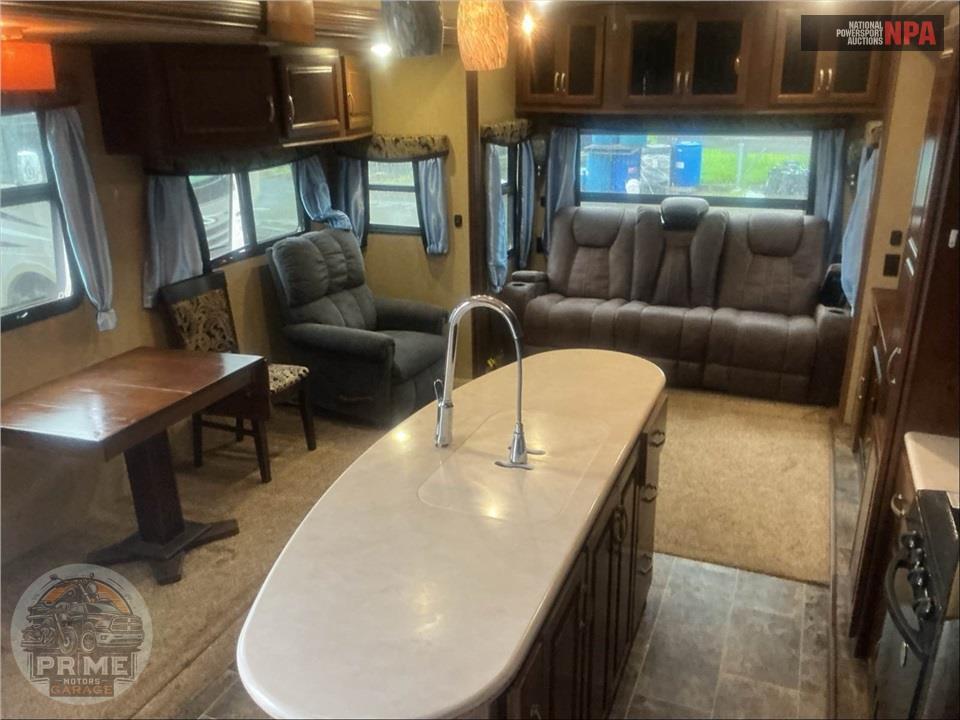 2015 Crossroads Rv FRANKLIN - RUSHMORE FIFTH WHEEL SERIES — фото 6