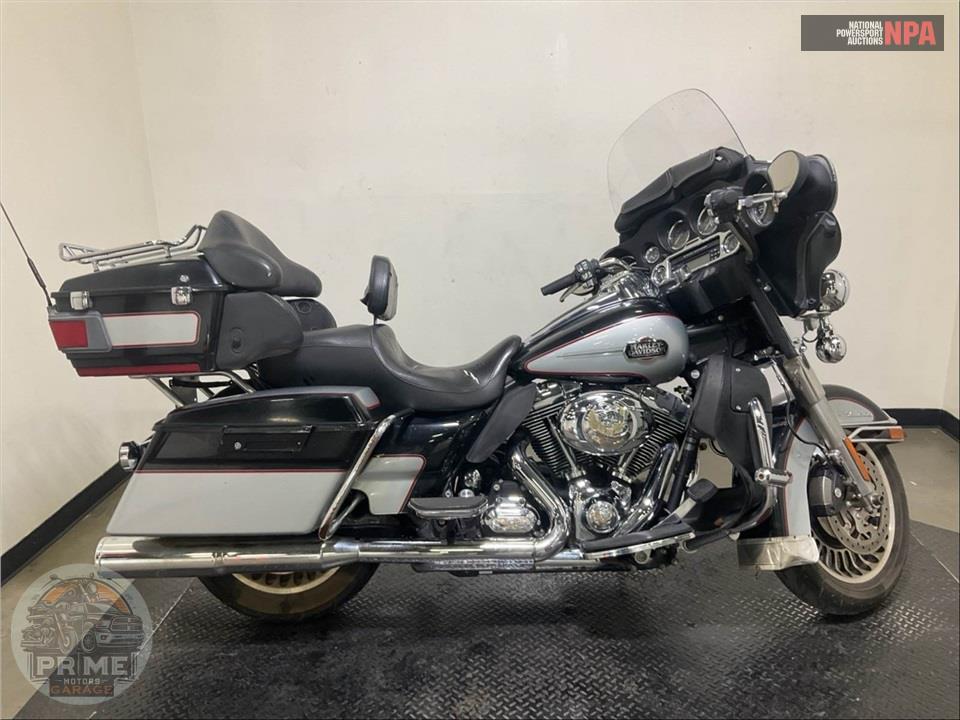 2011 Harley-Davidson FLHTCU UL CLSC EL GLIDE — фото 1