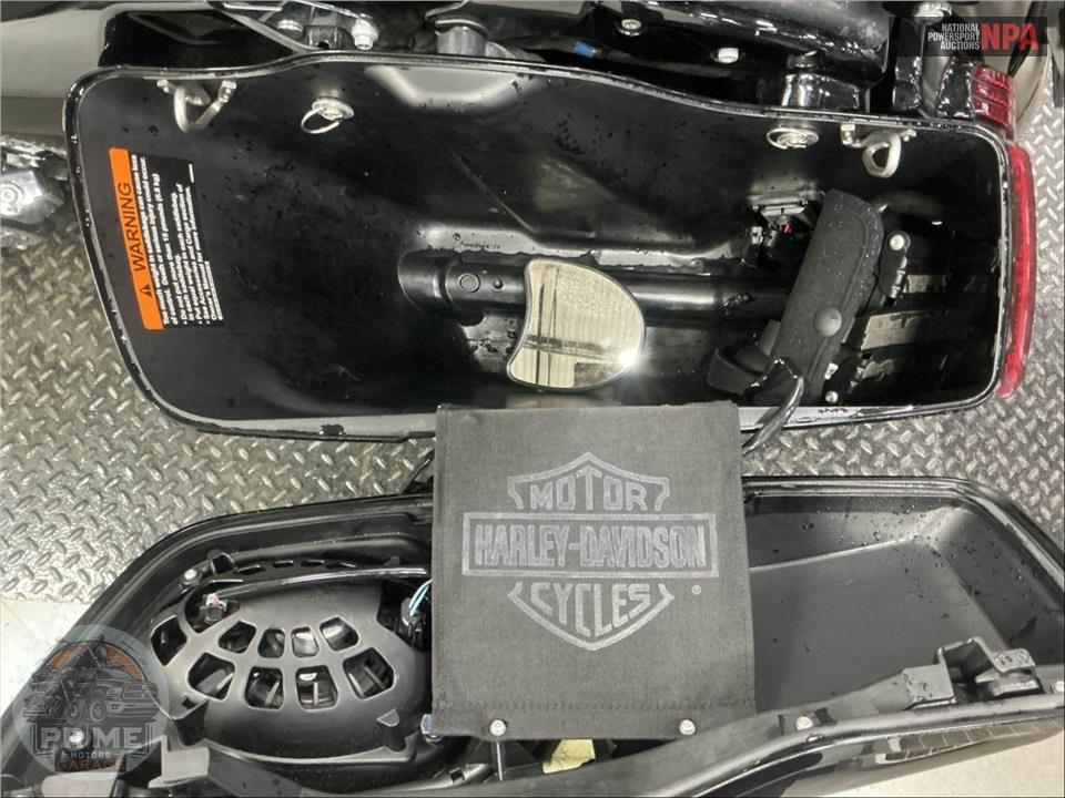 2016 Harley-Davidson FLHXSE CVO STREET GLIDE SPECIAL — фото 23