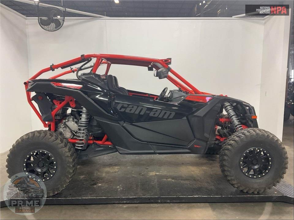 2018 Can-Am MAVERICK X3 X RS TURBO R — фото 1