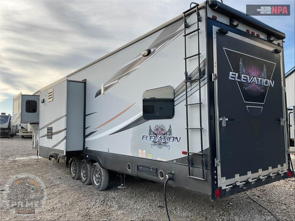 2015 Crossroads Rv LAS VEGAS - ELEVATION TOY HAULER TOY HAULER SERIES — фото 3