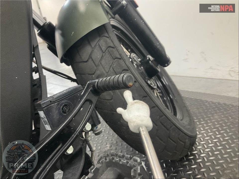 2021 Indian Motorcycle SCOUT BOBBER TWENTY (ABS, BLACK SMOKE) — фото 20