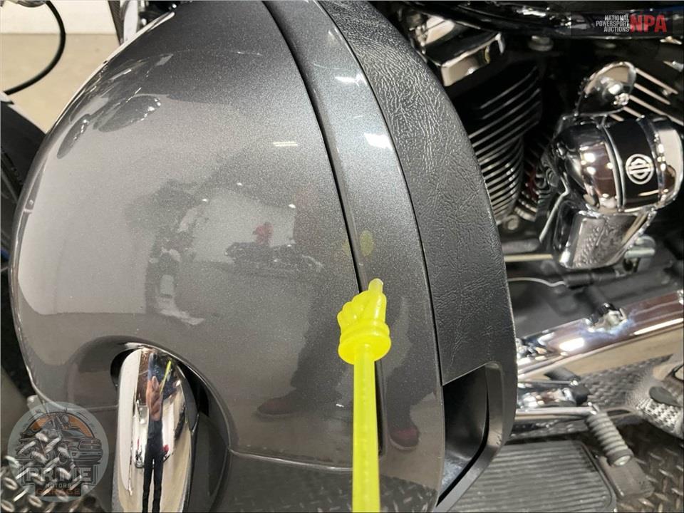 2021 Harley-Davidson FLHTCUTG TRI GLIDE ULTRA CLASSIC — фото 17