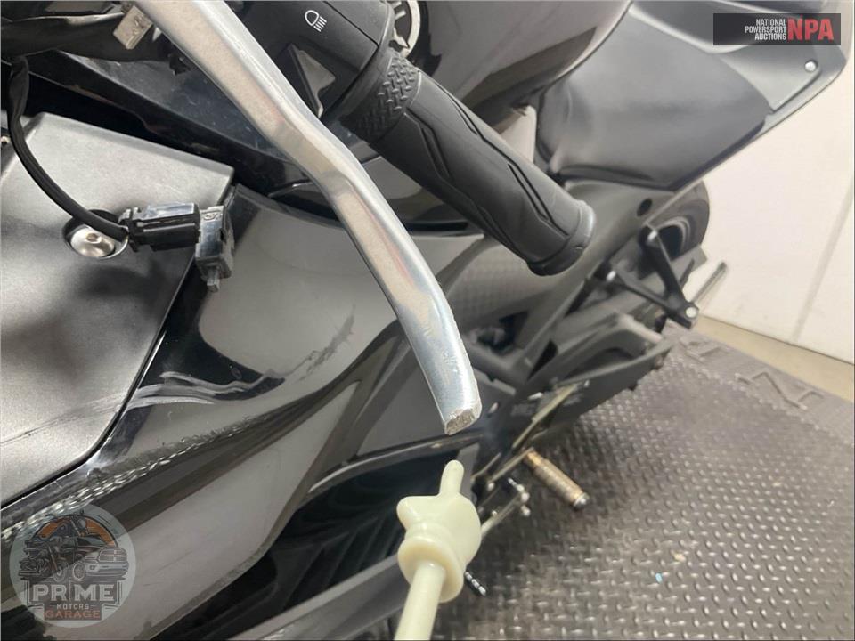 2020 Yamaha YZF-R3 — фото 31