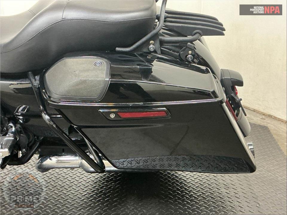 2016 Harley-Davidson FLHXSE CVO STREET GLIDE SPECIAL — фото 24