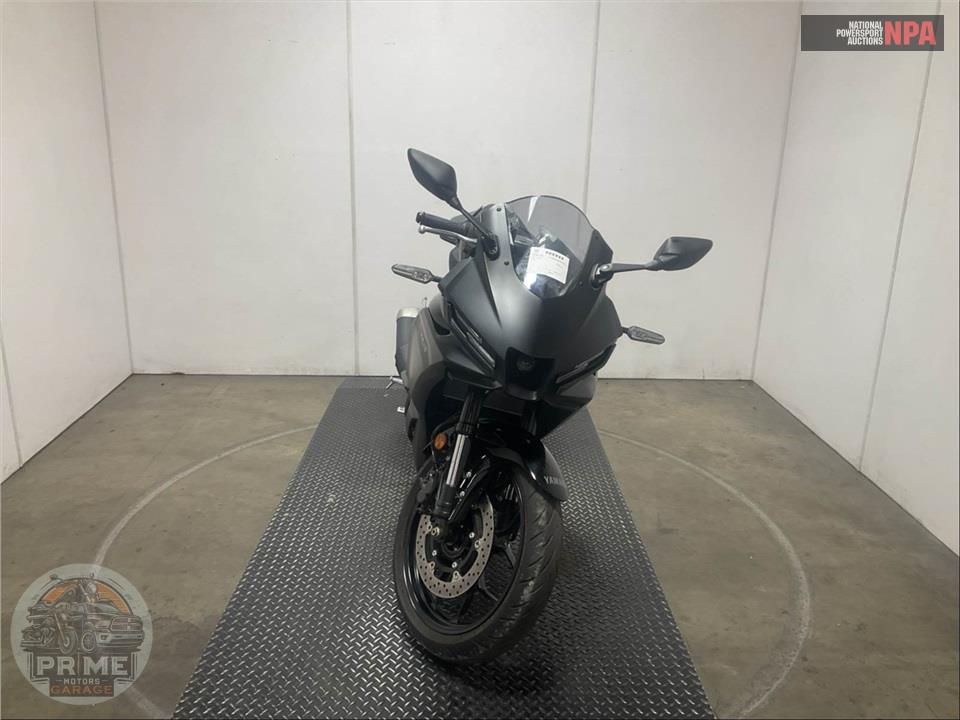 2025 Yamaha YZF-R3 — фото 2