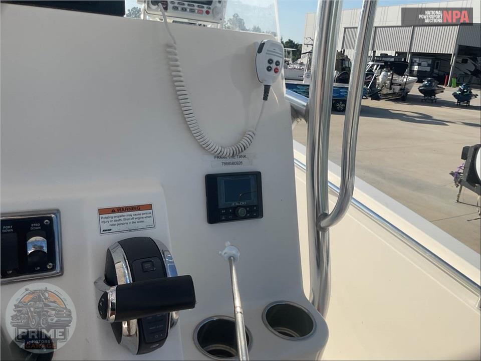 2023 Cobia Boats 237 CENTER CONSOLE L=24/E=1 250 HP MERC OB — фото 25