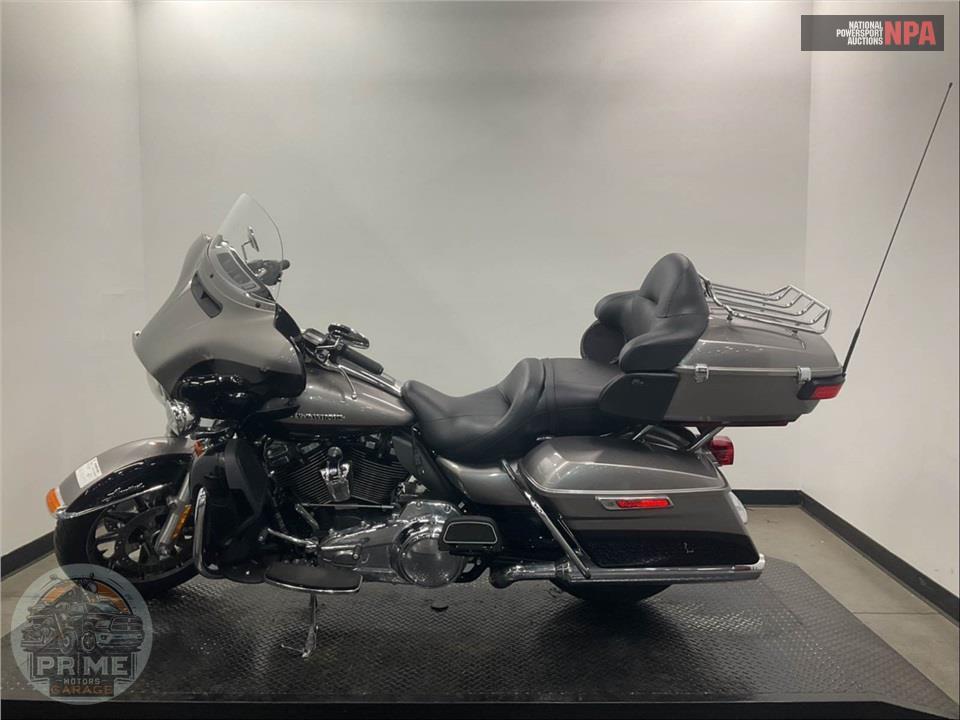 2017 Harley-Davidson FLHTK ULTRA LIMITED — фото 3