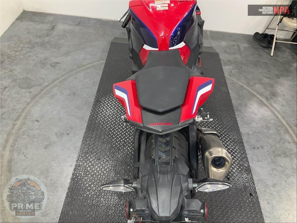 2023 Honda CBR1000RR — фото 17