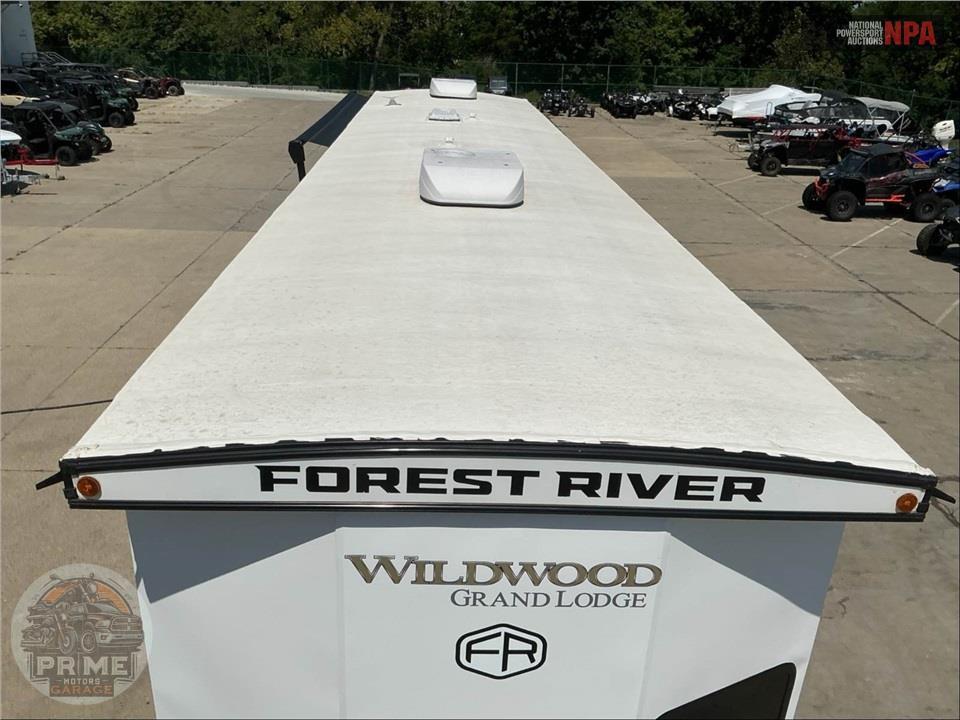 2025 Wildwood By Forest River M-42FK - GRAND LODGE SERIES — фото 28