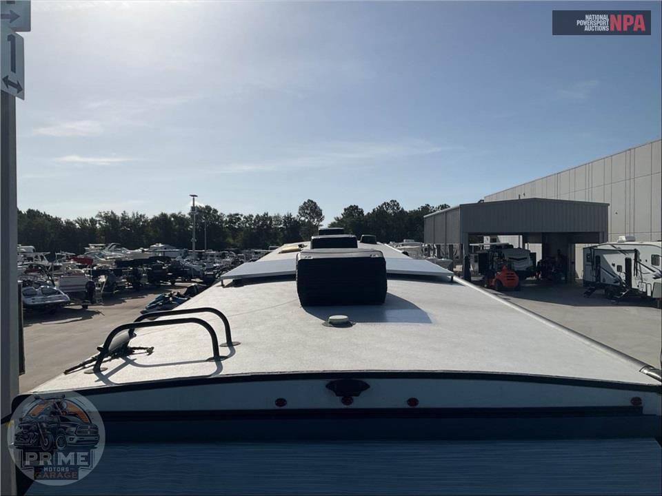 2024 Grand Design Recreational Vehicles M-395MS - MOMENTUM M-CLASS TOY HAULER TOY HAULER SERIES — фото 24