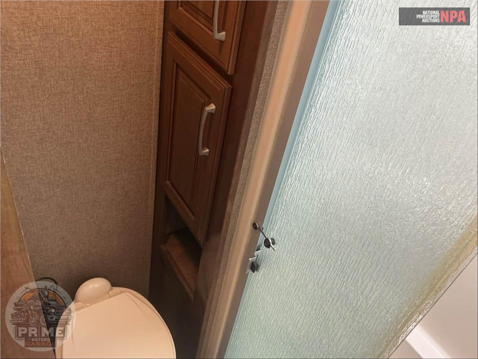 2017 Keystone Rv M-3950 BR - MONTANA LEGACY EDITION FIFTH WHEEL SERIES — фото 16