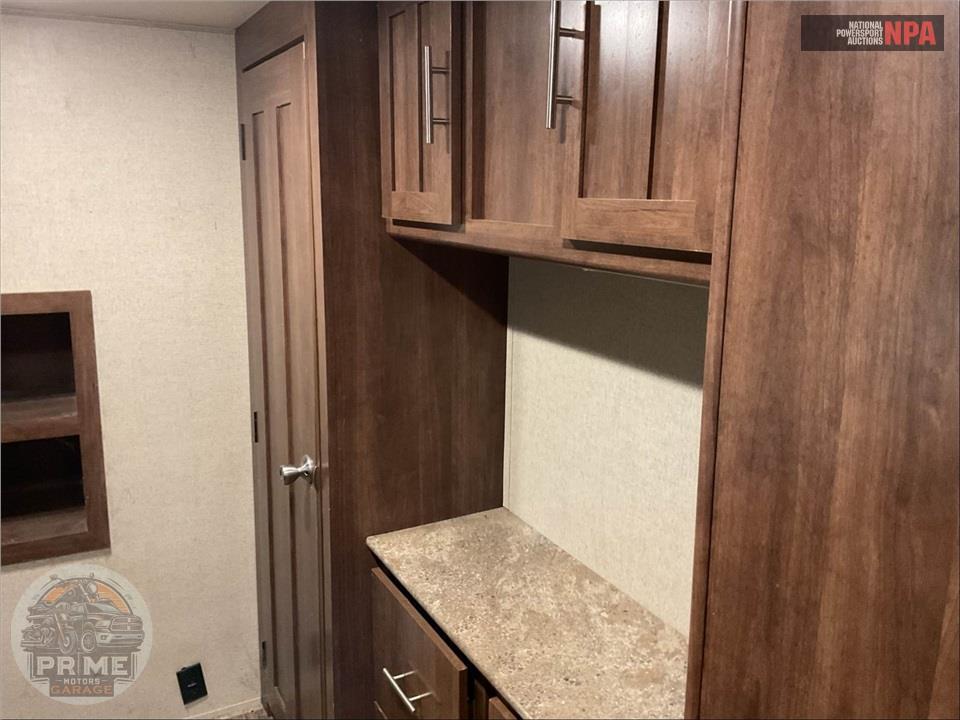 2017 Crossroads Rv M-3801 MD - VOLANTE HP FIFTH WHEEL SERIES — фото 14