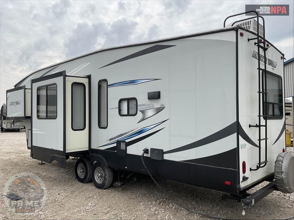 2019 Cherokee By Forest River M-305ML6 ARCTIC WOLF FIFTH WHEEL SERIES — фото 3