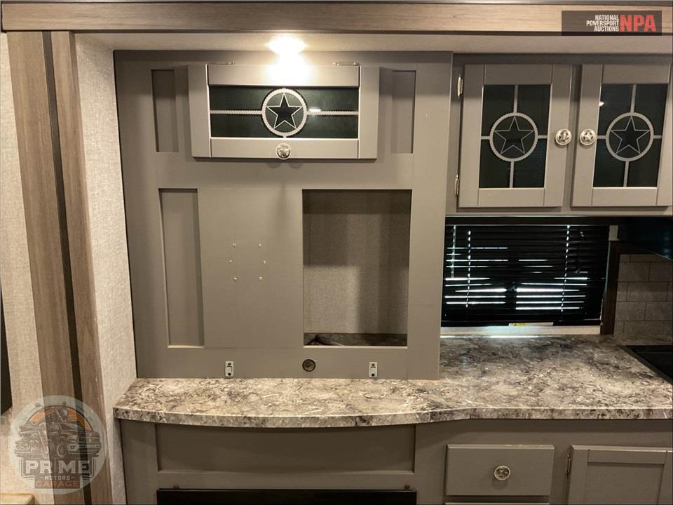 2021 Crossroads Rv M-34 RE - TEXAN SERIES — фото 19