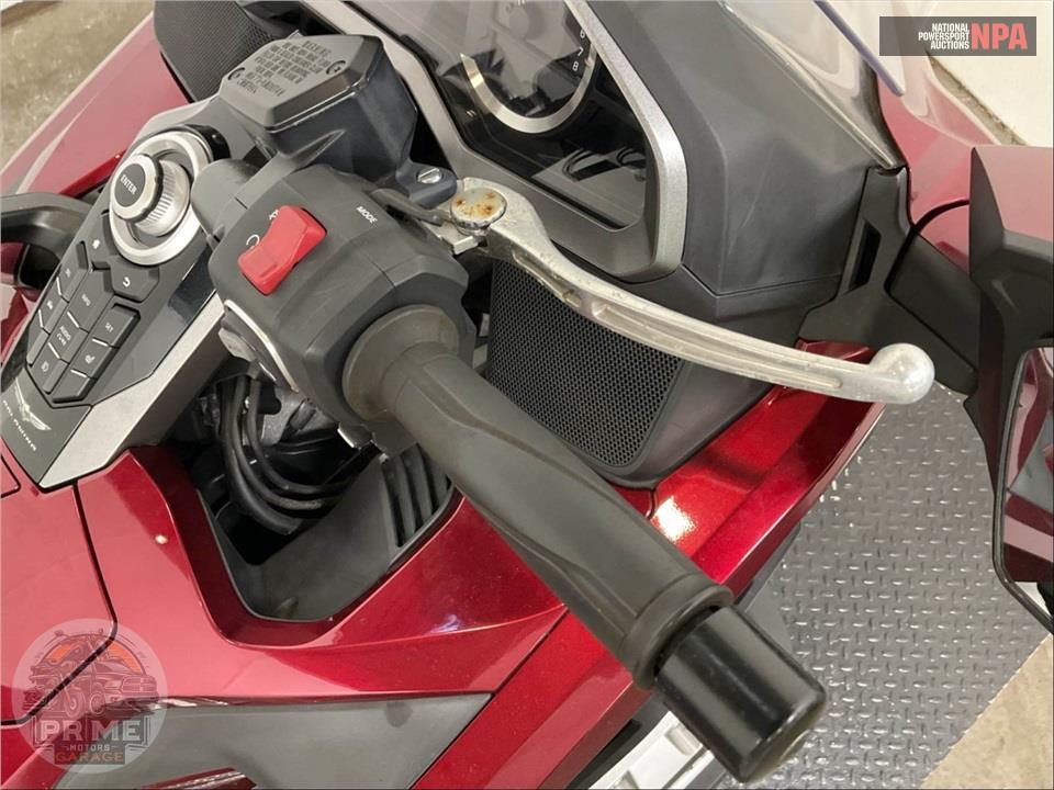 2018 Honda GL1800D GOLDWING TOUR DCT (RED) — фото 38