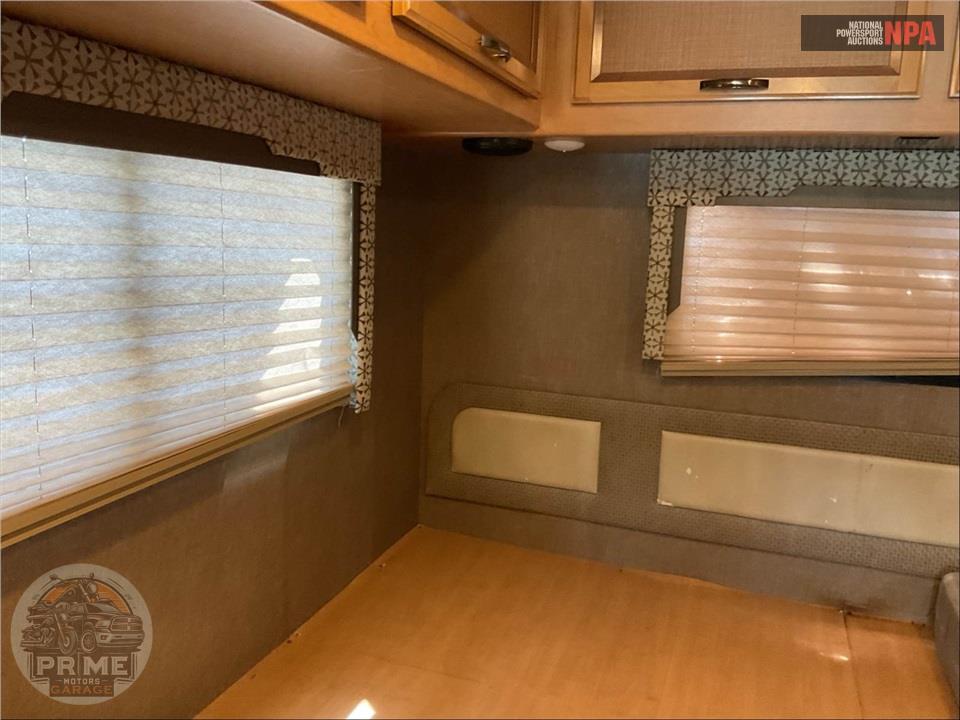 2017 Thor Motor Coach M-24.1 FORD - AXIS SERIES — фото 36