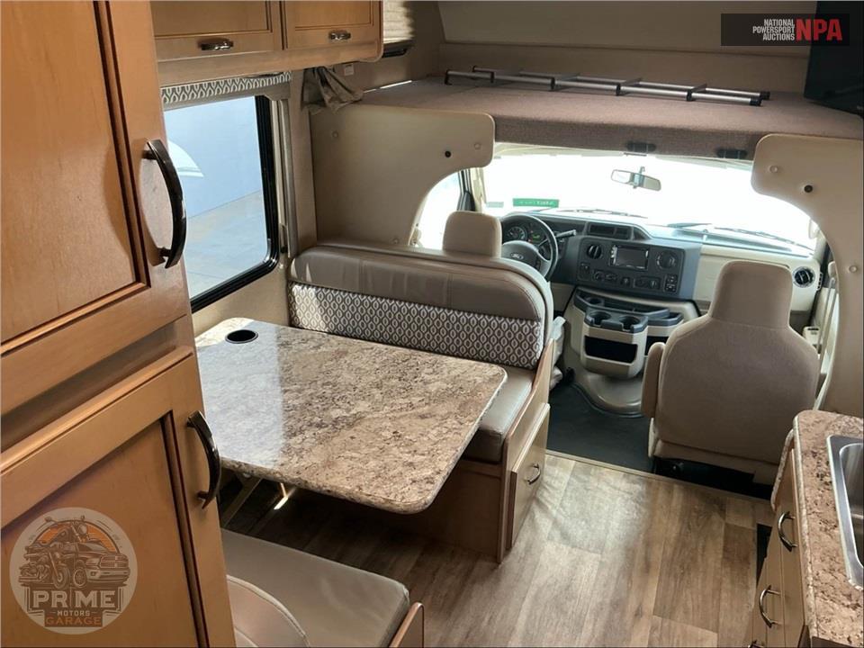 2019 Thor Motor Coach M-22FE E350-V10 - FREEDOM ELITE SERIES — фото 10