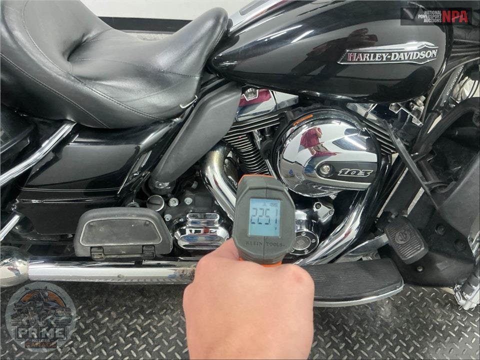 2014 Harley-Davidson FLHTCU ULTRA CLASSIC ELECTRA GLIDE — фото 8