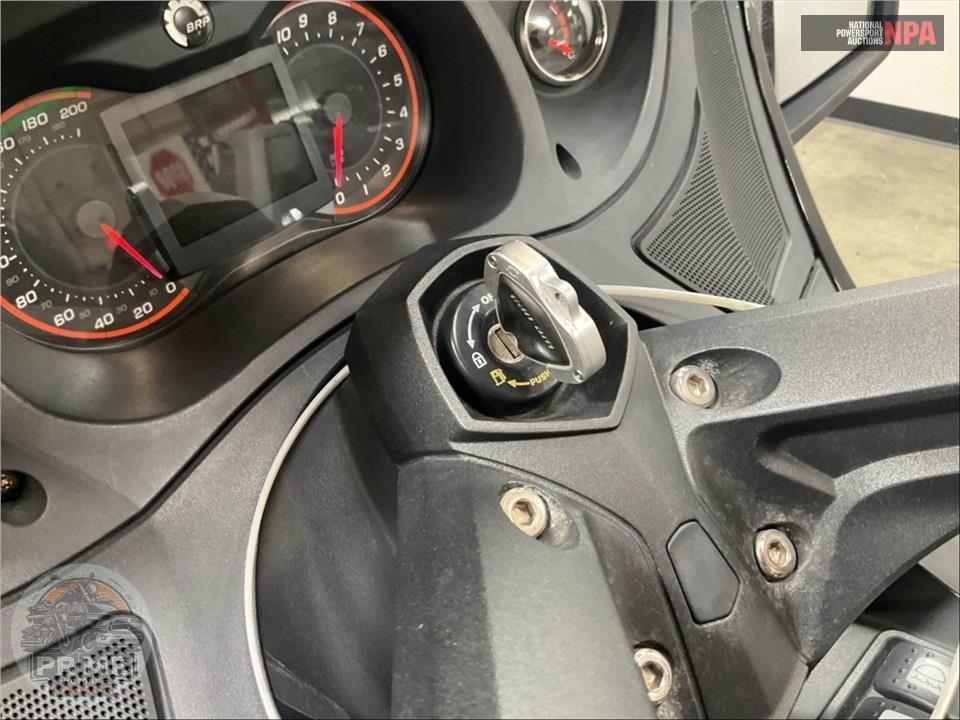 2015 Can-Am SPYDER RT SE6 SPECIAL SERIES — фото 10