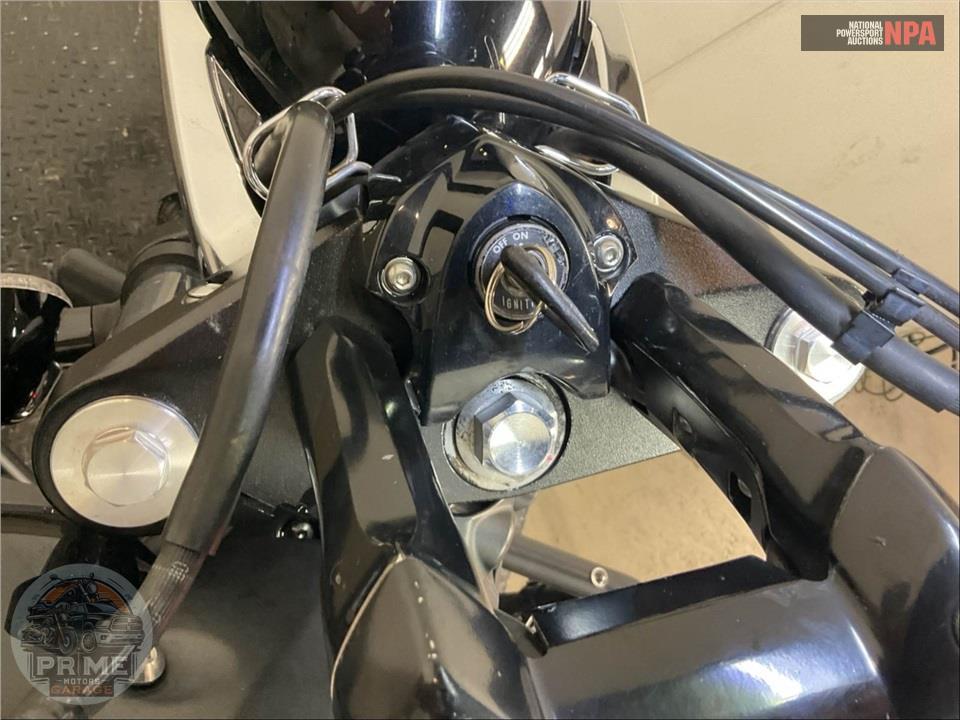 2013 Yamaha XV19CDB/C RAIDER — фото 9
