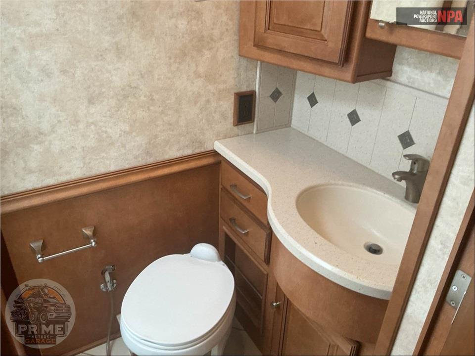 2012 Winnebago M-36M-CUMMINS 360HP - JOURNEY SERIES — фото 20