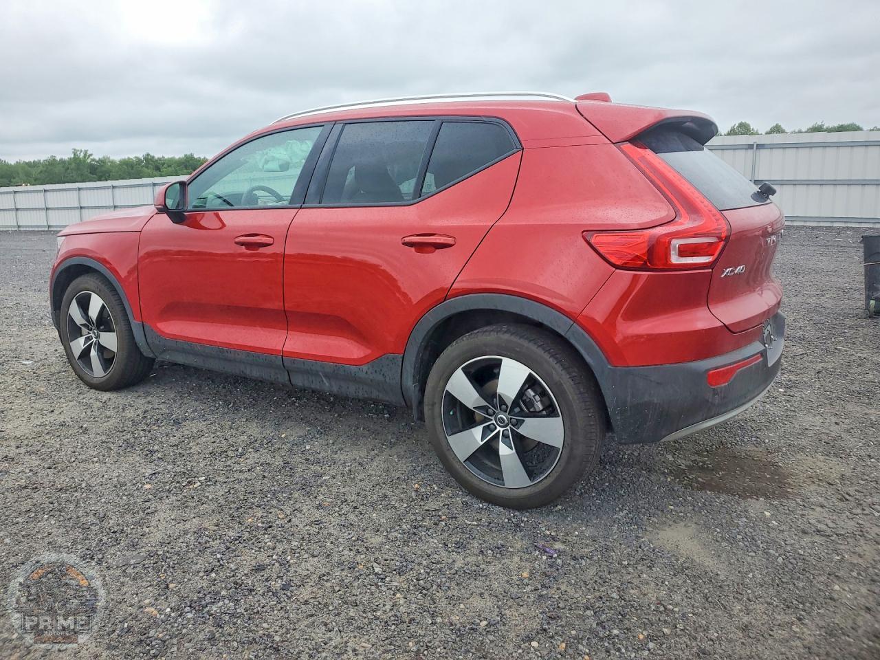 2020 VOLVO XC40 — фото 2
