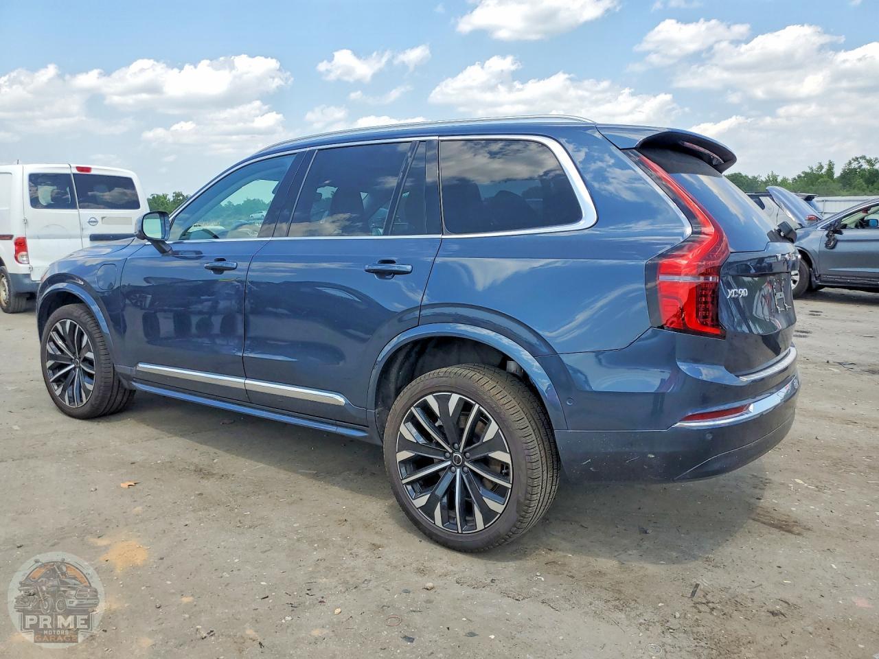 2025 VOLVO XC90 — фото 2
