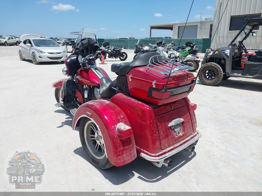 2013 HARLEY-DAVIDSON FLHTCUTG (TRI GLIDE ULTRA CLASSIC) TRI GLIDE ULTRA CLASSIC — фото 3