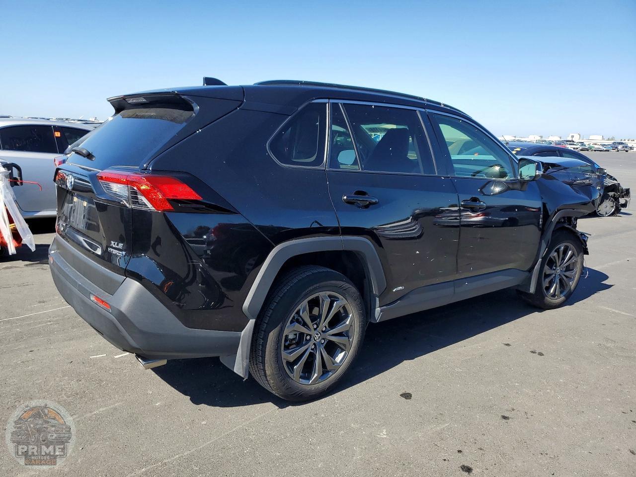 2022 TOYOTA RAV4 — фото 3