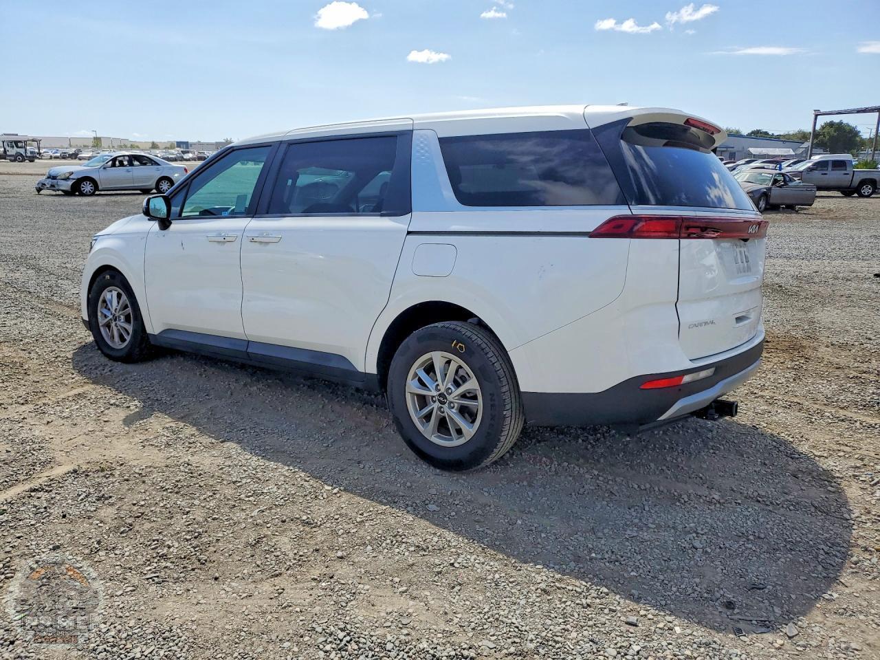 2024 KIA CARNIVAL — фото 2