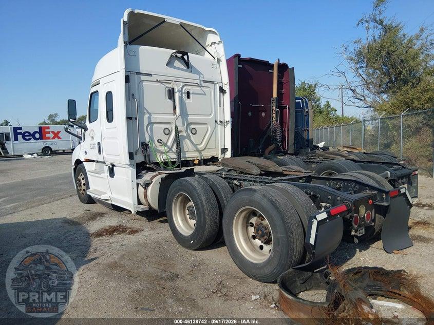 2019 FREIGHTLINER NEW CASCADIA 116 — фото 3