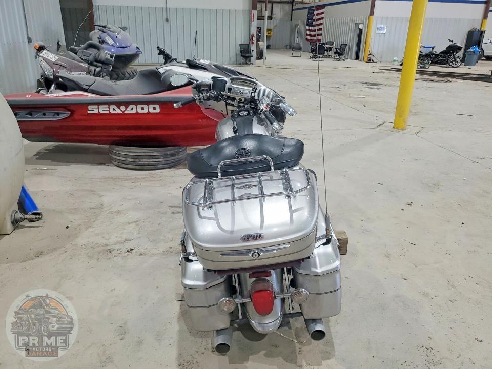 2005 YAMAHA XVZ13 — фото 4