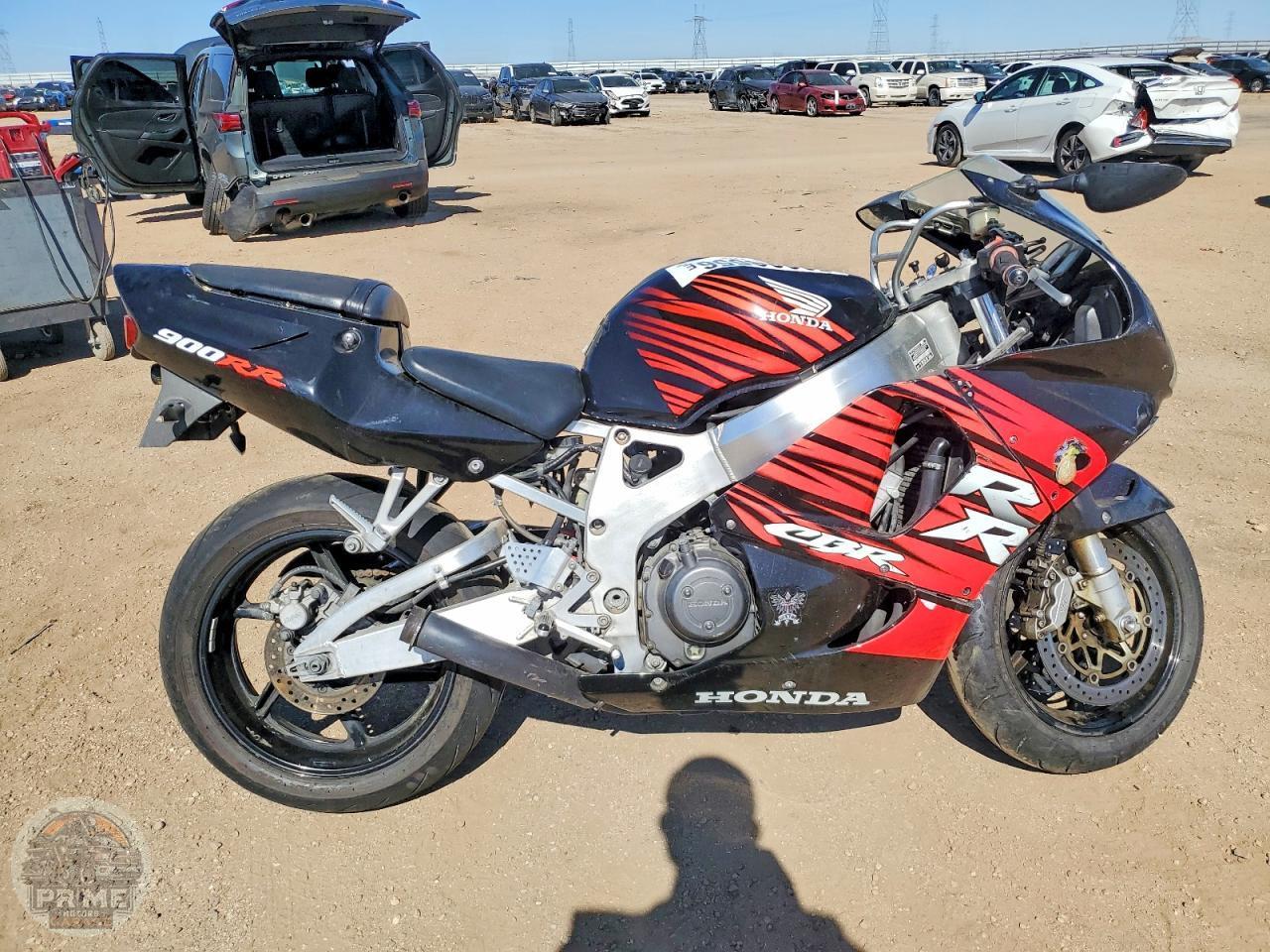 1998 HONDA CBR900 — фото 1