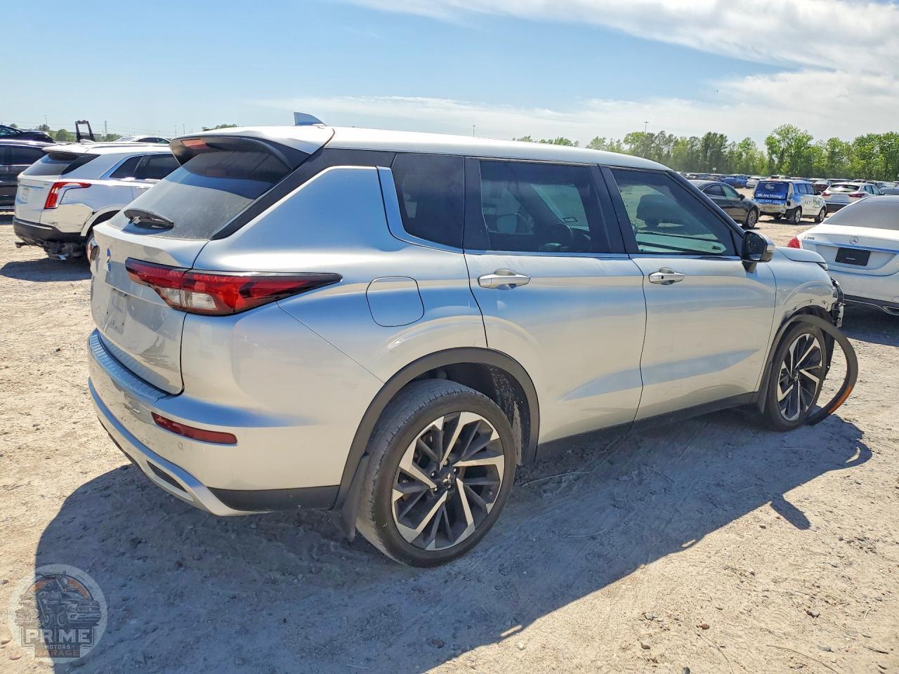 2022 MITSUBISHI OUTLANDER — фото 3