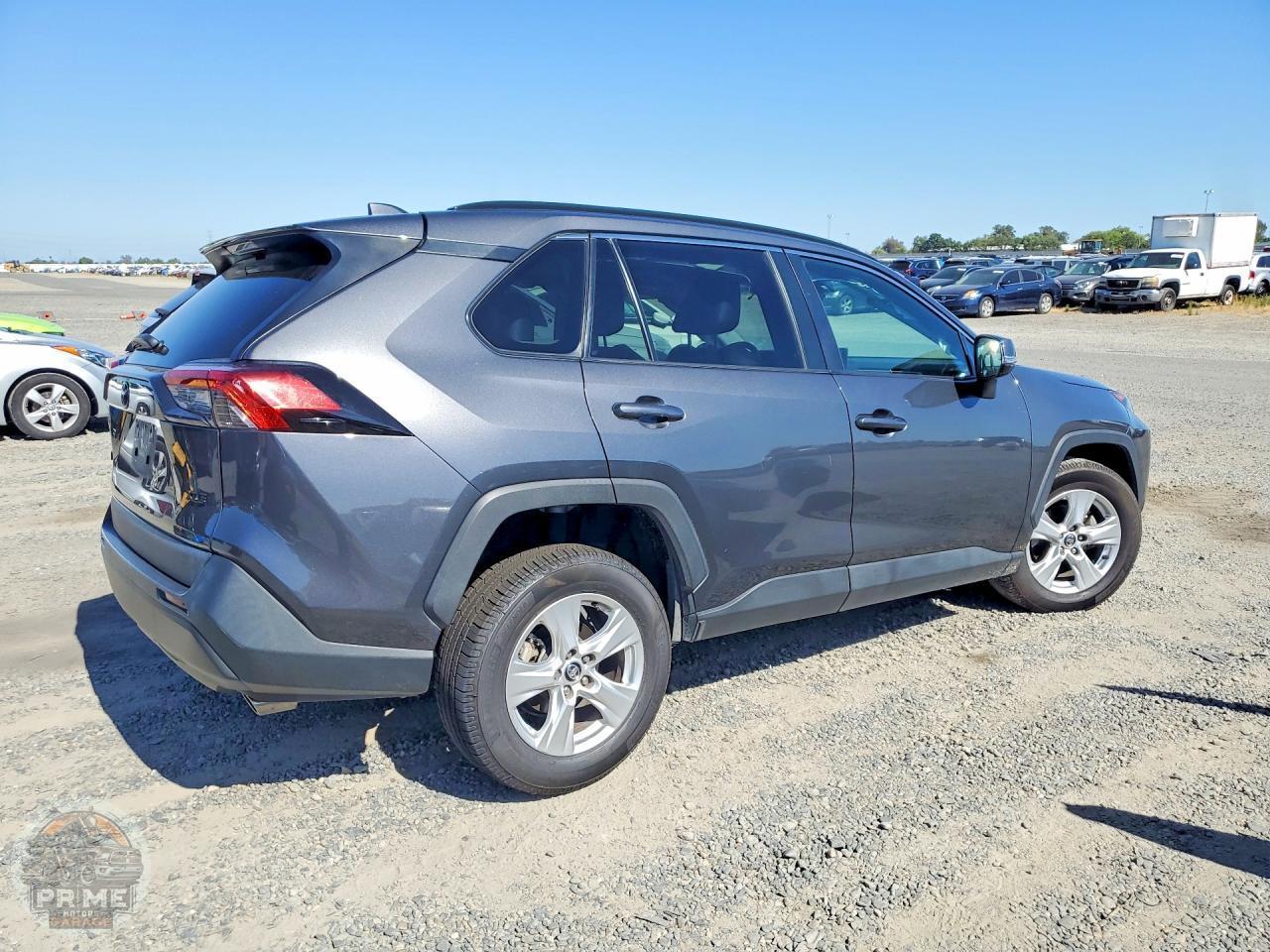 2020 TOYOTA RAV4 — фото 3
