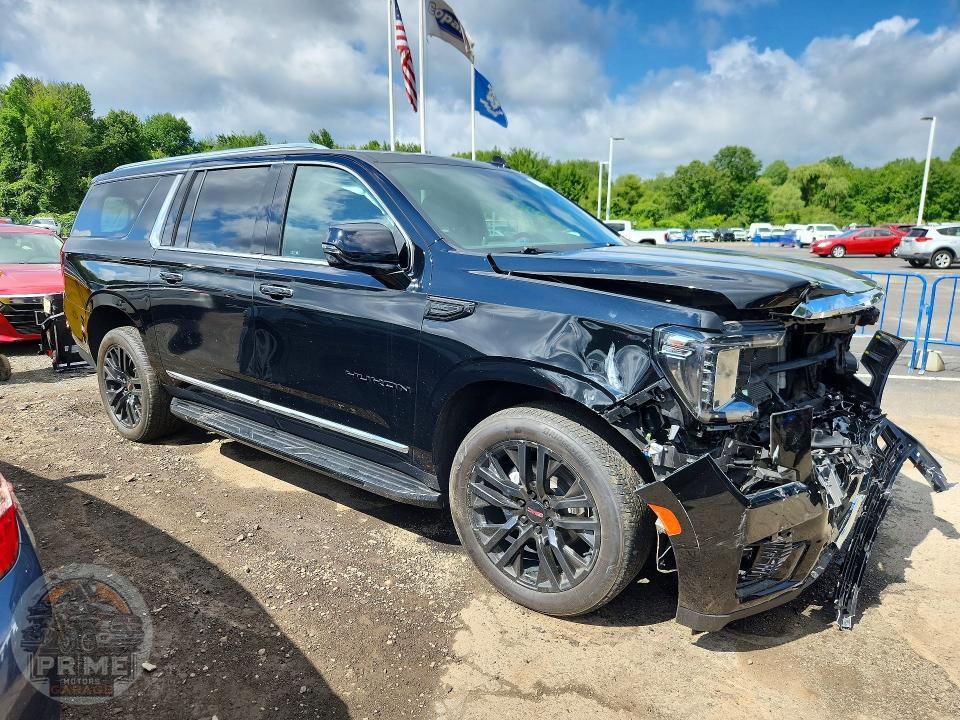 2023 GMC YUKON — фото 4