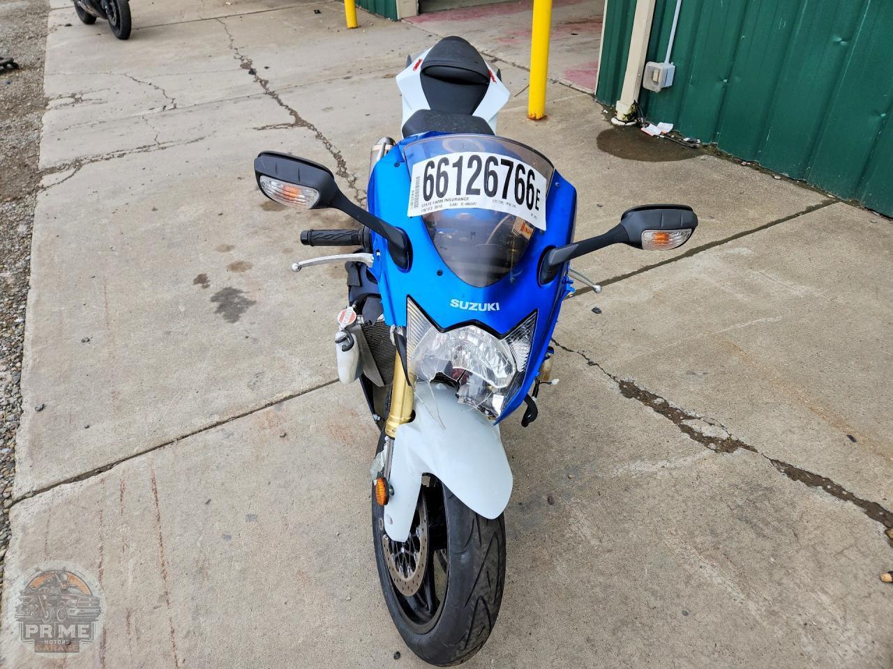 2011 SUZUKI GSX750 — фото 2