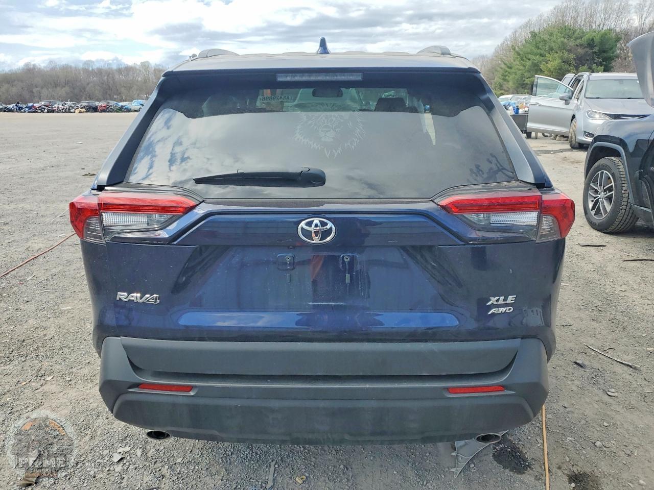 2025 TOYOTA RAV4 — фото 6