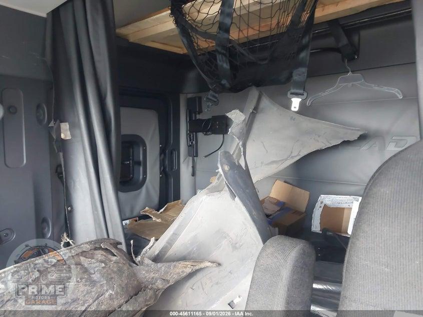 2021 FREIGHTLINER NEW CASCADIA 126 — фото 6