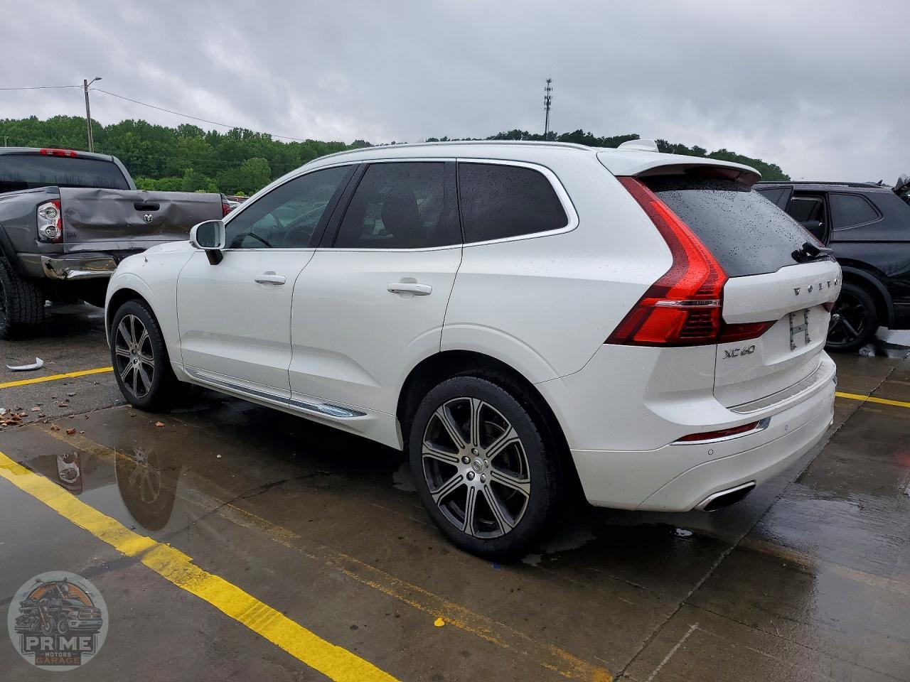2021 VOLVO XC60 — фото 2