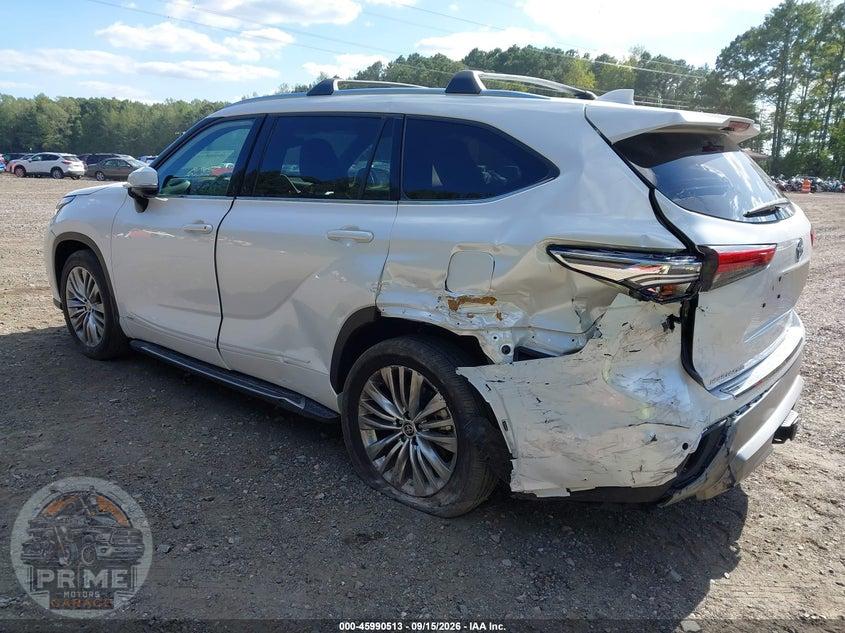 2023 TOYOTA HIGHLANDER HYBRID PLATINUM — фото 3