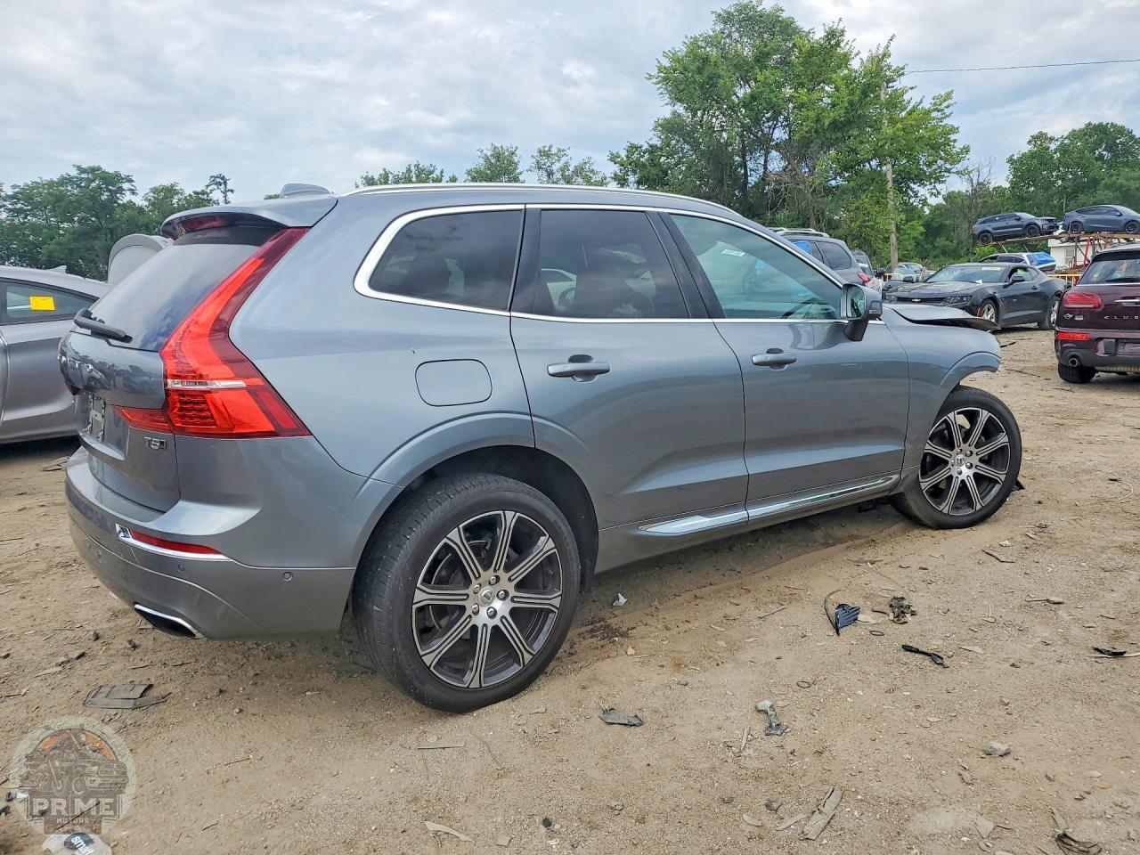 2021 VOLVO XC60 — фото 3