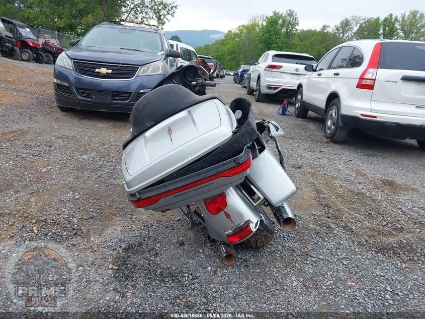 2015 HARLEY-DAVIDSON FLHTCUL (ULTRA CLASSIC LOW) ULTRA CLASSIC LOW — фото 6