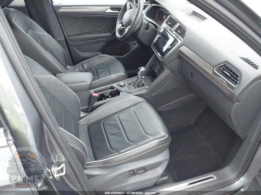 2022 VOLKSWAGEN TIGUAN 2.0T SEL R-LINE — фото 5