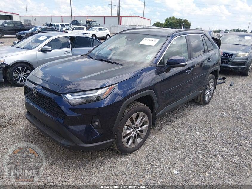 2025 TOYOTA RAV4 XLE PREMIUM — фото 2