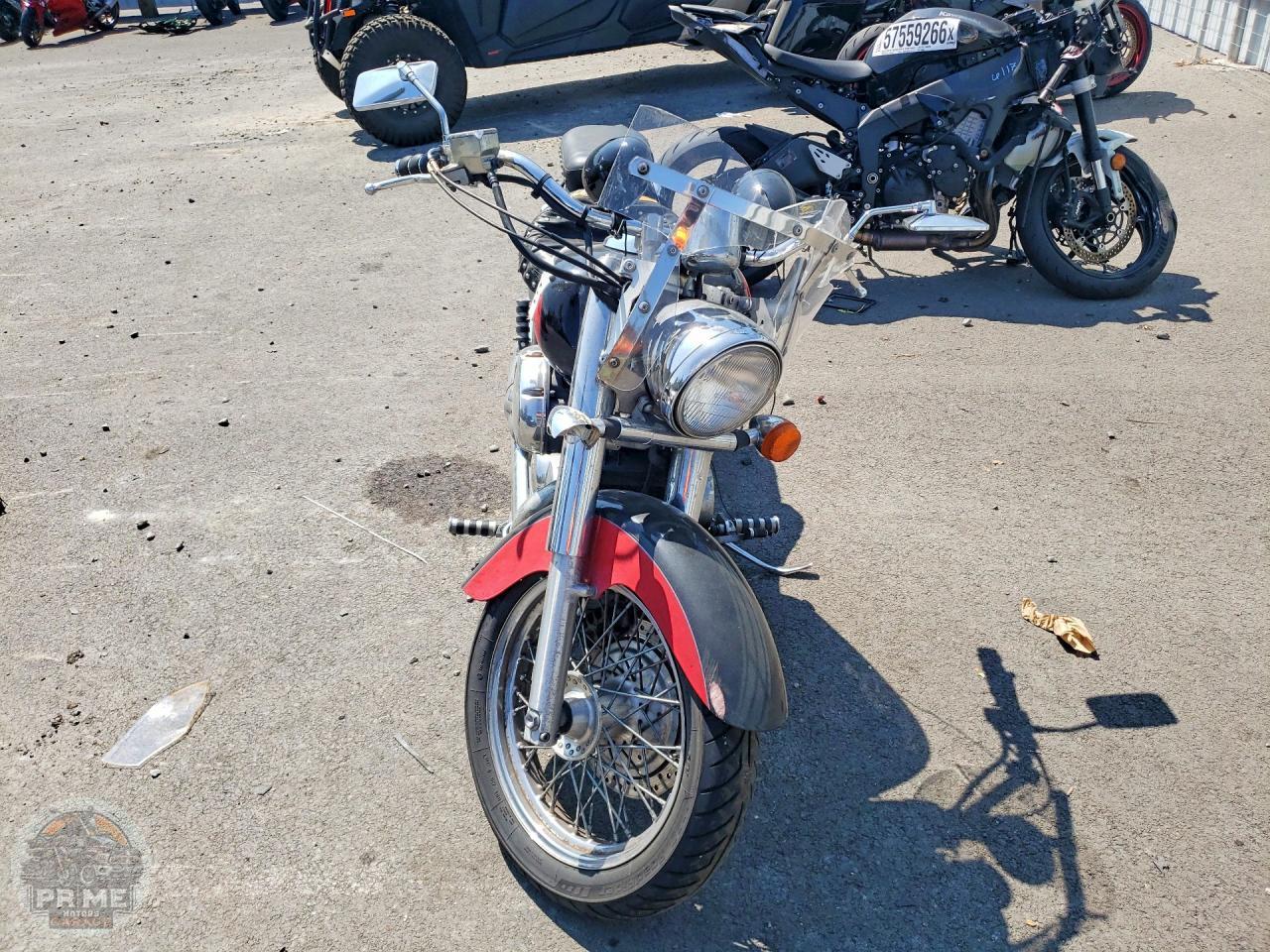 2000 HONDA VT750 — фото 2