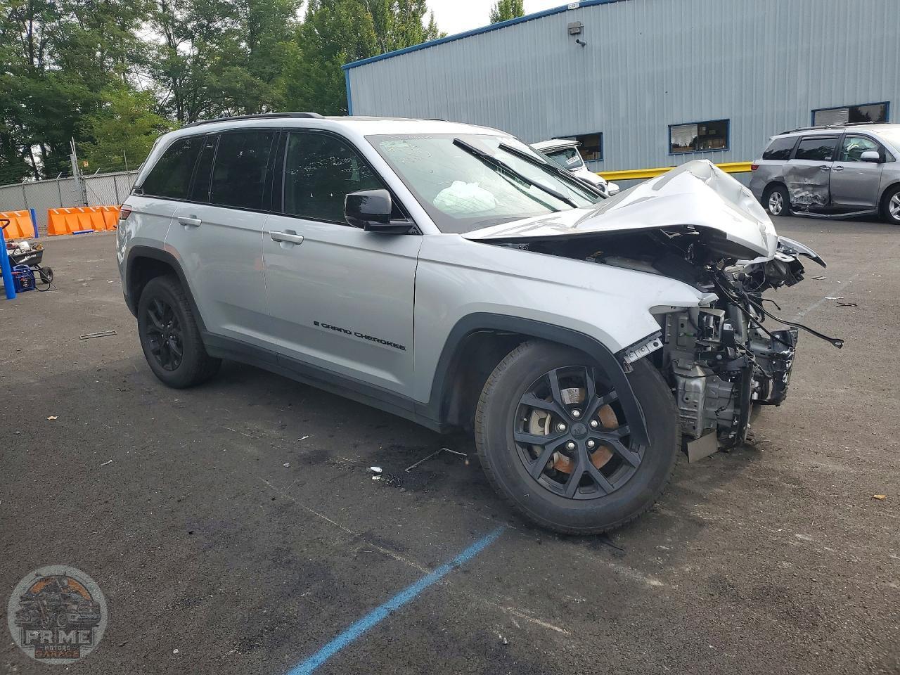 2025 JEEP GRAND CHEROKEE — фото 4