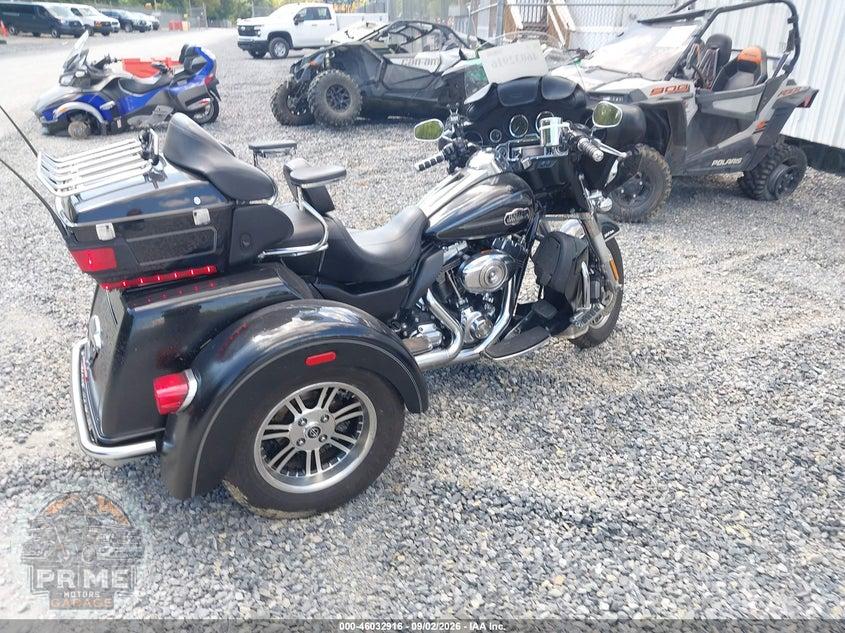 2012 HARLEY-DAVIDSON FLHTCUTG (TRI GLIDE ULTRA CLASSIC) TRI GLIDE ULTRA CLASSIC — фото 4